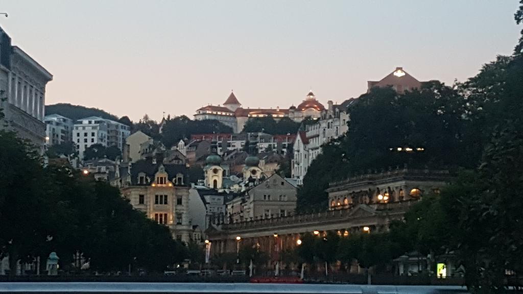 App Karlovy Vary Bilik gambar